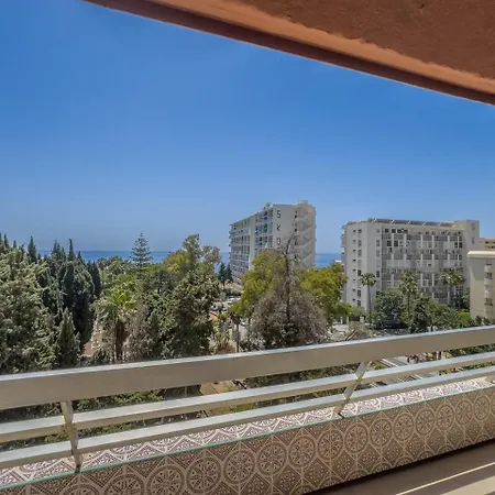 Апартаменты Parque 1-6c Magnificent 4 Bedrooms With Parking *