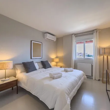 Parque 1-6c Magnificent 4 Bedrooms With Parking Appartamento