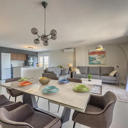 Lägenhet Parque 1-6c Magnificent 4 Bedrooms With Parking *