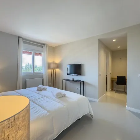 Parque 1-6c Magnificent 4 Bedrooms With Parking