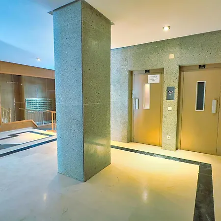 Parque 1-6c Magnificent 4 Bedrooms With Parking Appartamento