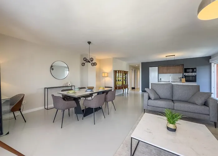 Parque 1-6c Magnificent 4 Bedrooms With Parking Apartament *