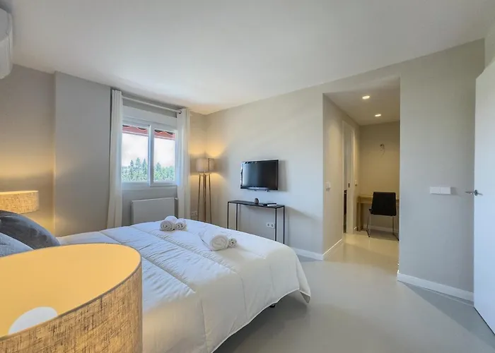 Parque 1-6c Magnificent 4 Bedrooms With Parking