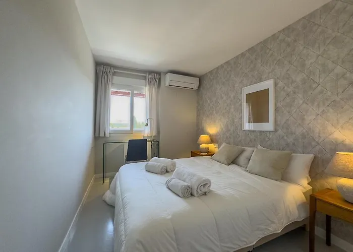 Parque 1-6c Magnificent 4 Bedrooms With Parking *