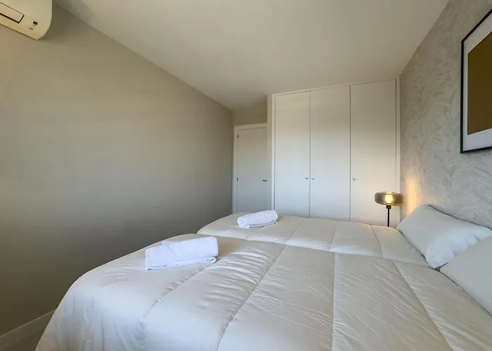 Parque 1-6c Magnificent 4 Bedrooms With Parking *