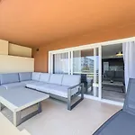 Parque 1-6c Magnificent 4 Bedrooms With Parking Apartmán
