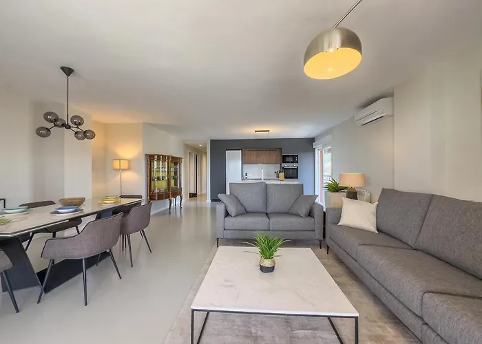 Parque 1-6c Magnificent 4 Bedrooms With Parking * Μαρμπέλλα